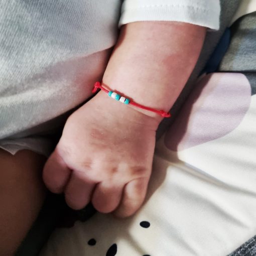Bratara Bebe, reglabila rosie din snur de matase si margele de nisip alb si tourquaz, 0-1 an - imagine 2