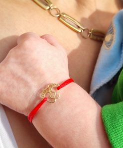 Bratara bebe din aur 14k cu charm talpite, reglabile din snur rosu de matase lucrate 100% manual